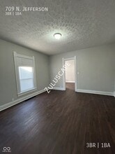 709 N Jefferson St in Muncie, IN - Building Photo - Building Photo