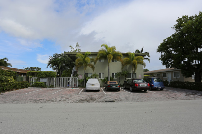 1353 Holly Heights Dr in Fort Lauderdale, FL - Building Photo - Building Photo