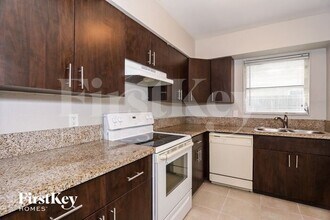 360 NW 35th Ct in Oakland Park, FL - Building Photo - Building Photo