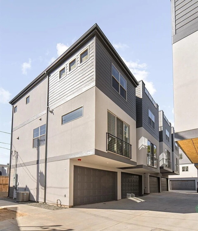 property at 2828 N Federal Blvd
