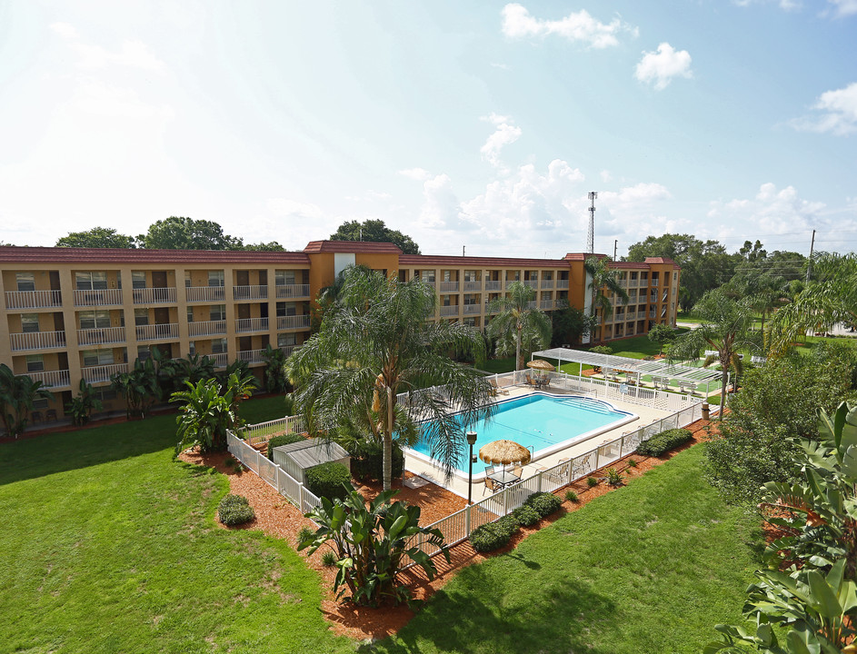 Griffin Park Apartments in Lakeland, FL - Building Photo