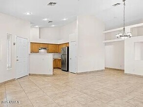 1750 W Union Hills Dr in Phoenix, AZ - Building Photo - Building Photo