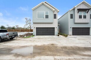 8118 Esther Acres Ln in Houston, TX - Building Photo