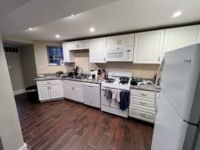 2242 N Halsted St, Unit G in Chicago, IL - Building Photo - Building Photo