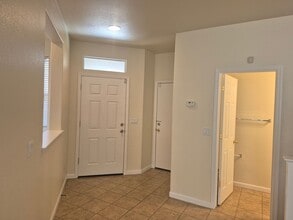312 Dragonfly Cir in Sacramento, CA - Building Photo - Building Photo