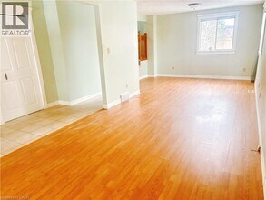 108 Jackpine Pl in Waterloo, ON - Building Photo - Building Photo