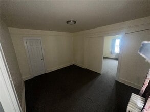 14 Van Cott Ave in Hempstead, NY - Building Photo - Building Photo