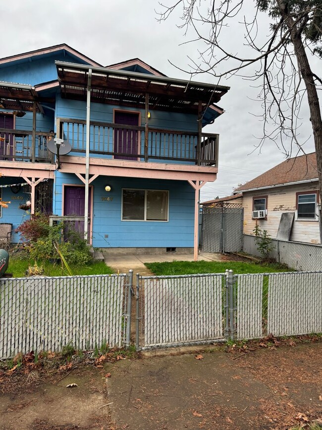 property at 1047 W 3rd Ave