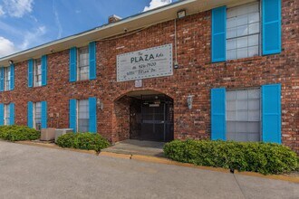 The Plaza in Baton Rouge, LA - Building Photo - Building Photo