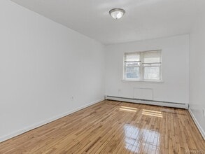 724 E 223rd St in Bronx, NY - Building Photo - Building Photo