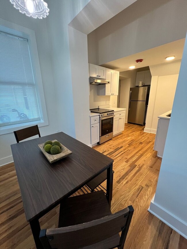 106 E Broad St in Burlington, NJ - Foto de edificio - Building Photo