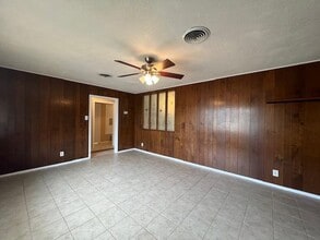 407 Amhurst Dr in Laredo, TX - Building Photo - Building Photo