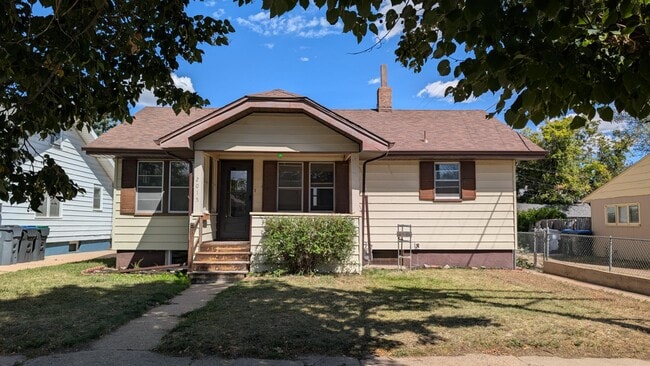 property at 2015 Bradley Ave