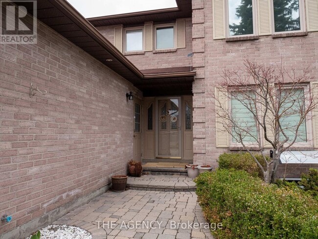 495 Bristol Rd in Newmarket, ON - Building Photo - Building Photo