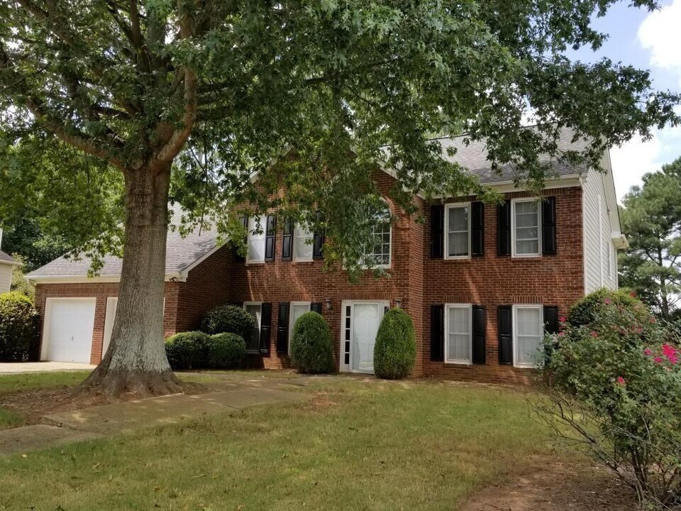 10580 Stonepoint Pl in Duluth, GA - Building Photo