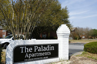 Paladin Apartments in Greenville, NC - Foto de edificio - Building Photo