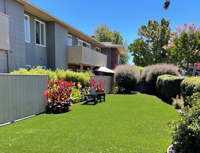 South Delaware Apartments in San Mateo, CA - Building Photo - Building Photo