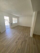 Sunshine Apartments in Downey, CA - Building Photo - Building Photo