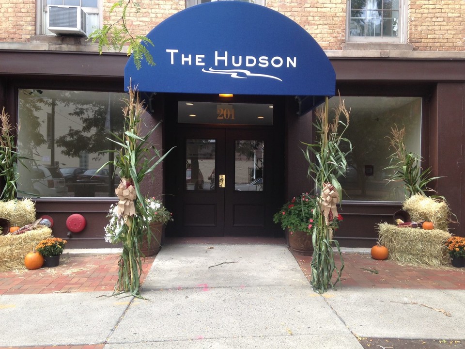 The Hudson in Troy, NY - Foto de edificio