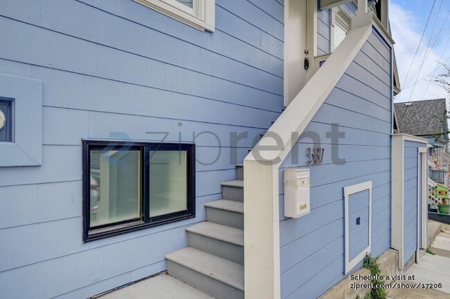 property at 537 Moultrie St