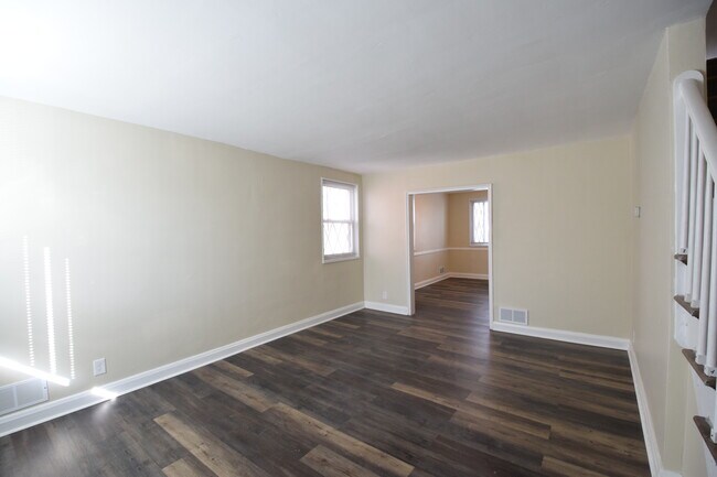 1217 N Augusta Ave photo'