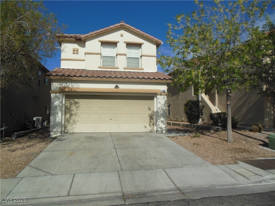 6536 Hillside Pine St in Las Vegas, NV - Building Photo