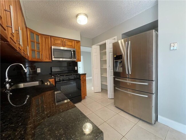11420 NW 35th St in Sunrise, FL - Building Photo - Building Photo