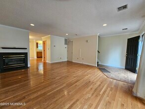 13 Ambrose Ln in Holmdel, NJ - Building Photo - Building Photo