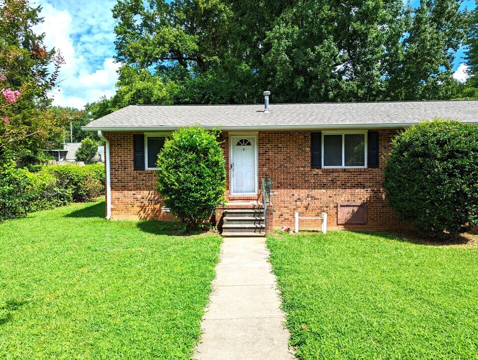 3906 Lexington Dr-Unit -D in Raleigh, NC - Building Photo