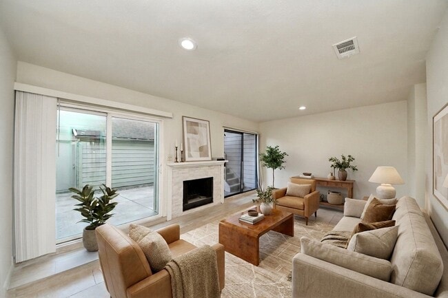 property at 1059 Country Pl Dr