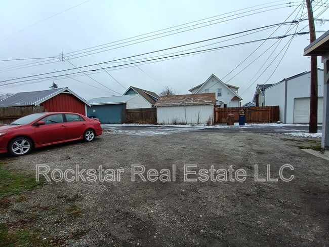 704 E Bridgeport Ave in Spokane, WA - Building Photo - Building Photo