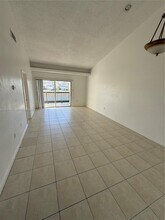 625 SW 113th Way in Pembroke Pines, FL - Building Photo - Building Photo