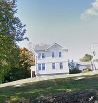 142 Beecher St in Southington, CT - Building Photo