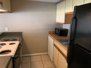 2387 Sandpiper St in Tallahassee, FL - Building Photo - Building Photo