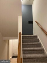 8049 Crescent Park Dr in Gainesville, VA - Building Photo - Building Photo