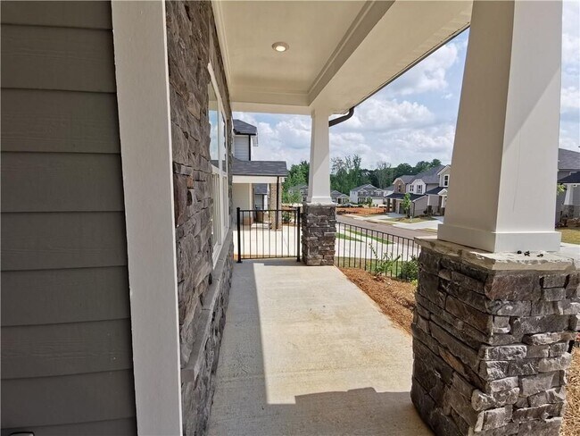 6017 White Sycamore Pl in Braselton, GA - Foto de edificio - Building Photo