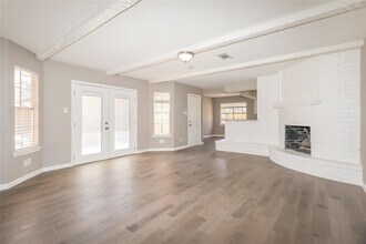 710 Holly Springs Dr in Conroe, TX - Building Photo - Building Photo