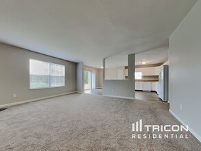 2244 Leaf Dr in Indianapolis, IN - Building Photo - Building Photo