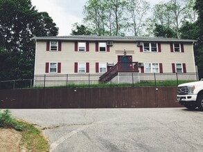 2 Atlantic Ave, Unit 1 in Dover, NH - Foto de edificio - Building Photo