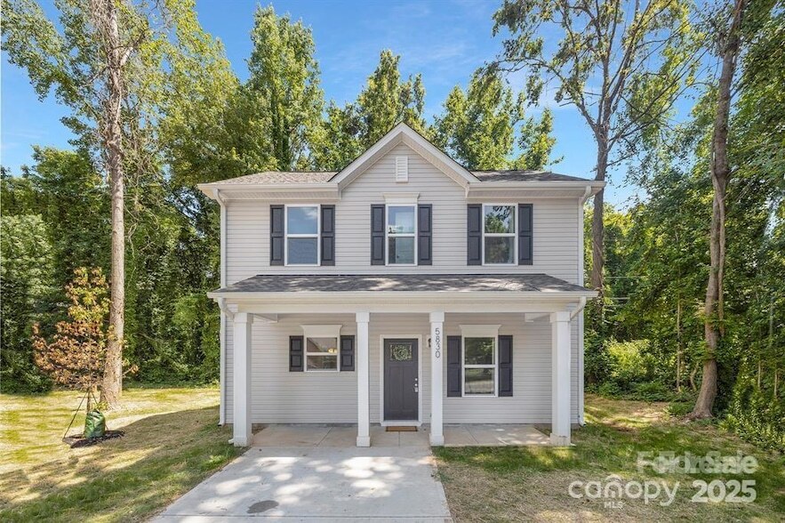2521 Pruitt St, Unit 107 in Charlotte, NC - Building Photo