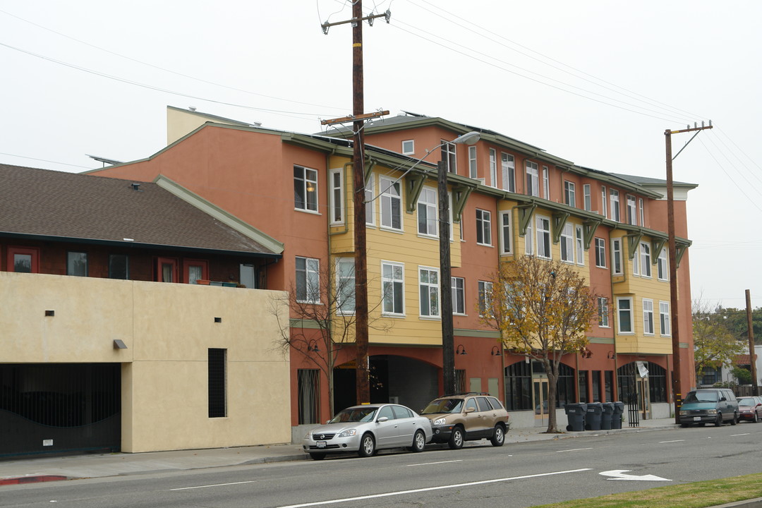 Sacramento Senior Homes in Berkeley, CA - Building Photo