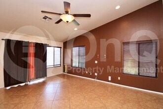 4345 E Meadow Dr in Phoenix, AZ - Building Photo - Building Photo