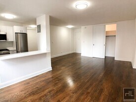5 AVENUE, Unit 16L in New York, NY - Building Photo