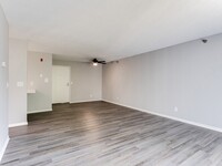 White Pines in Shakopee, MN - Building Photo - Building Photo