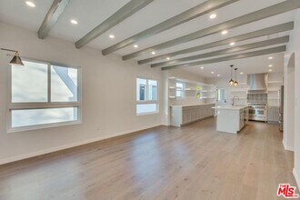 152 N Orange Dr in Los Angeles, CA - Building Photo - Building Photo