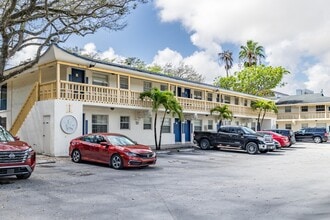 Jade Gardens Apartments in Miami, FL - Foto de edificio - Building Photo