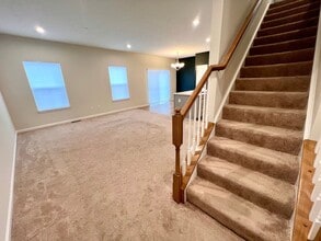 250 Cranesbill Dr in Mars, PA - Foto de edificio - Building Photo