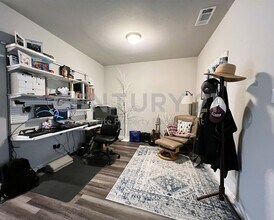 10532 Big Lagoon Dr in Fort Worth, TX - Building Photo - Building Photo