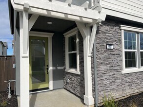 2801 Flower Pot Walk in Sacramento, CA - Building Photo - Building Photo