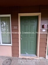 Parkrose Terrace in Portland, OR - Building Photo - Building Photo